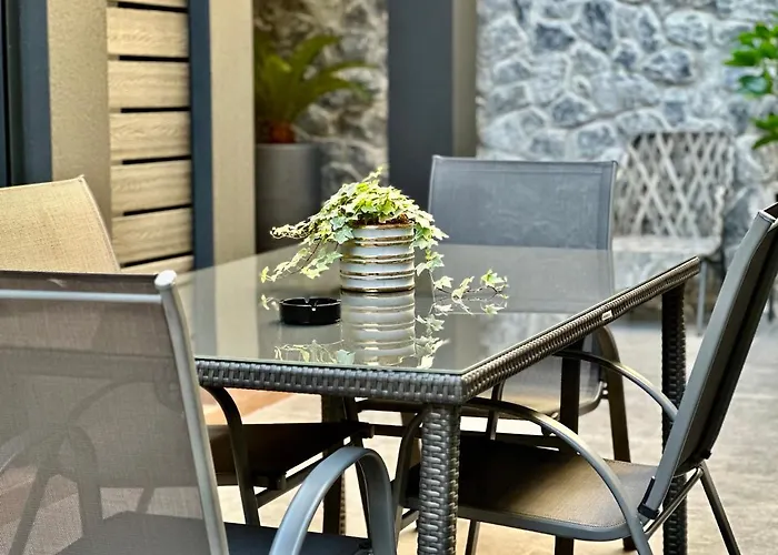 T&T Luxury Apartments - Rooftop Jacuzzi